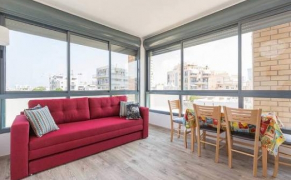 Sunny 2 room 48sqm Lift Apartment for rent in Tel Aviv