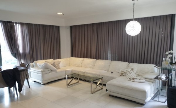 Park Tsameret 4.5 room 150sqm Balcony Elevator Apartment for rent in Tel Aviv