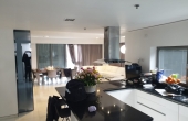 Park Tsameret 4.5 room 150sqm Balcony Elevator Apartment for rent in Tel Aviv