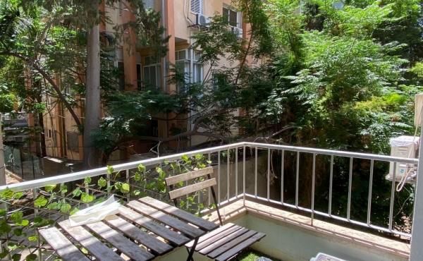 Ben Gurion area 3 room 90sqm 3 Balconies Apartment for rent in Tel Aviv