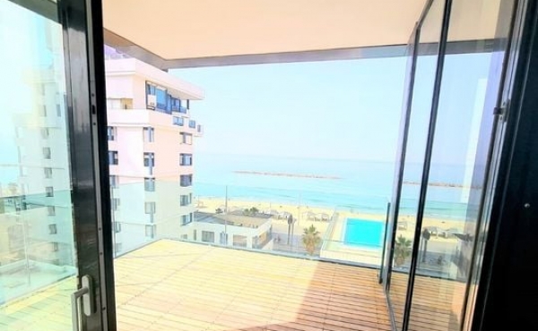 Hayarkon 3 room 85sqm Balcony Open Sea view Lift Parking Apartment for sale in Tel Aviv