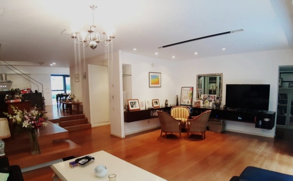 Rova Lev Hair Garden apartment 6 room 250sqm Garden 100sqm Apartment for sale in Tel Aviv