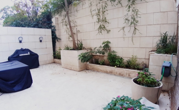 Rova Lev Hair Garden apartment 6 room 250sqm Garden 100sqm Apartment for sale in Tel Aviv