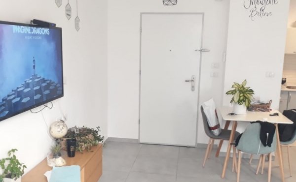 North Yafo 3 room 65sqm Balcony Lift Parking Apartment for sale in Tel Aviv