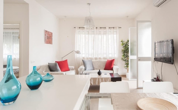 Ben Gurion area 3 room 60sqm Terrace Apartment for sale in Tel Aviv