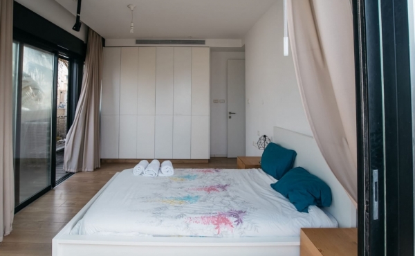 Namal TLV area 4 room 90sqm Terrace 32sqm Sea view Apartment for sale in Tel Aviv