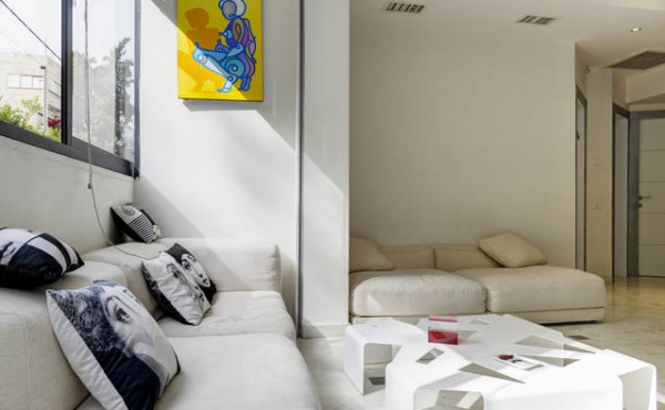 Dizengoff Bauhaus 2 bedrooms 72sqm Garden Terrace 30sqm Lift Vacation rental