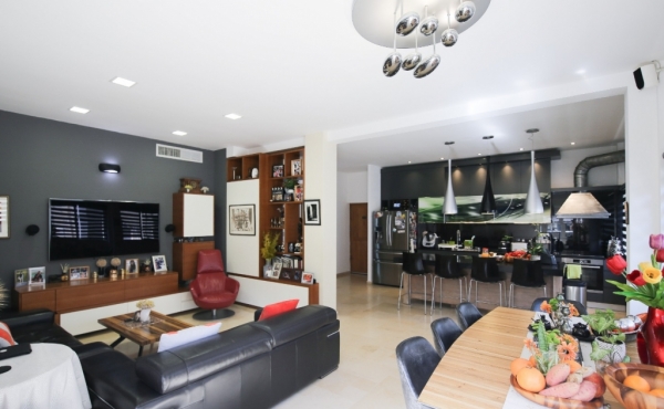 Dizengoff 3.5 room 112sqm Terraces 16sqm Elevators Apartment for sale in Tel Aviv