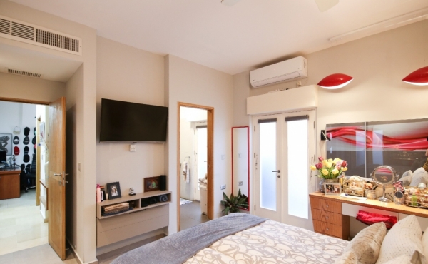 Dizengoff 3.5 room 112sqm Terraces 16sqm Elevators Apartment for sale in Tel Aviv