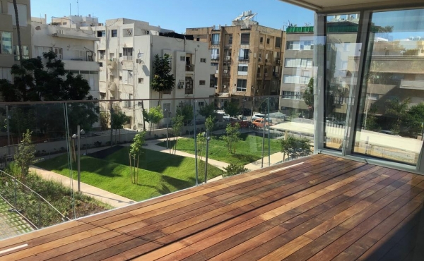 Dizengoff area 3.5 room 136sqm Terrace 20sqm Elevator Parking Pool Gym Club Apartment for sale in Tel Aviv