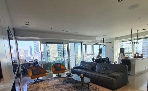 Rothschild 4.5 room 175sqm Terrace 15sqm Lift Parking Apartment for sale in Telaviv