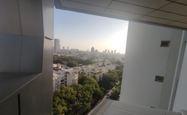 David Hameleh Tower 3 room 140sqm Balcony 11sqm Parking Pool Apartment for sale in Tel Aviv