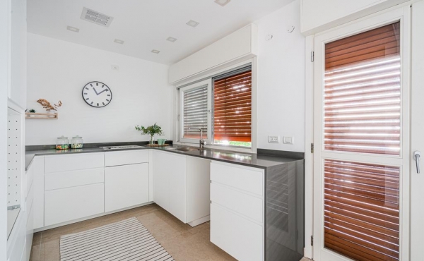 Rupin 3 room 107sqm Balcony Lift Parking Apartment for sale in Tel Aviv