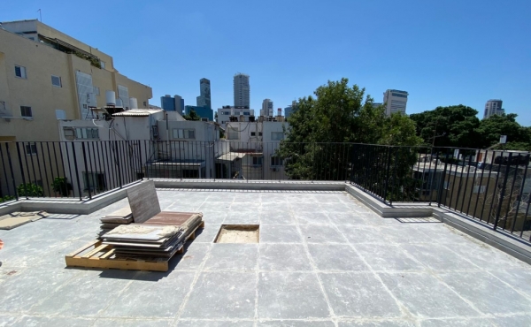 Montefiore area Penthouse 3 room 84sqm Terrace 94sqm Roof 33sqm Parking Apartment for sale in Tel Aviv