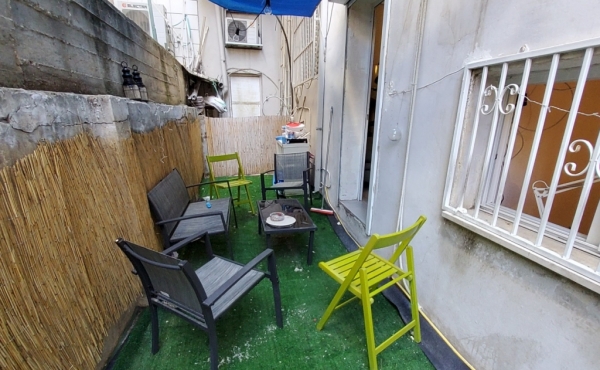 Loft with Gallery 50sqm High ceillings Garden Apartment for sale in Tel Aviv