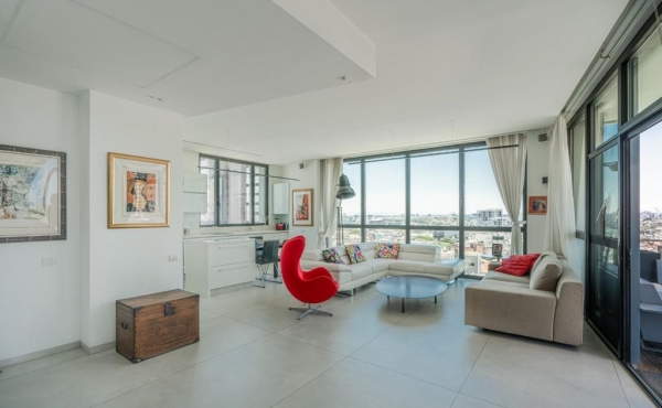 Rothschild 3.5 room 120sqm Balcony Parking Pool Apartment for sale in Tel Aviv