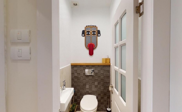 Ben Gurion area 4 room 123sqm Balconies Lift Apartment for sale in Tel Aviv