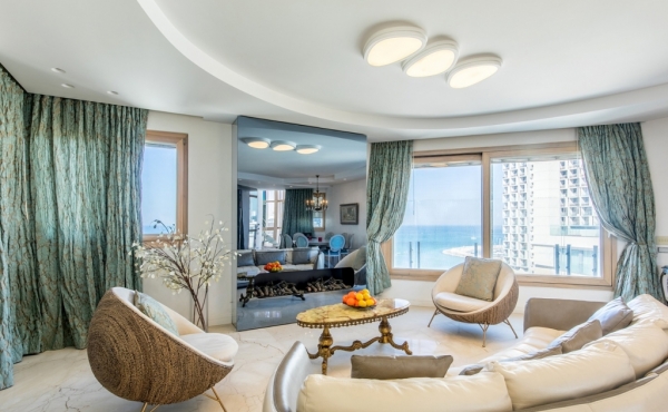 Front sea Luxurious Triplex 283sqm Roof terrace Parking x3 Apartment for sale in Tel Aviv