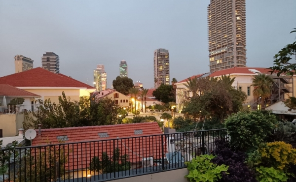 Neve Tsedek Penthouse 3 bedrooms Huge terrace 180sqm Lift Parking Gym club Apartment for rent in Tel Aviv