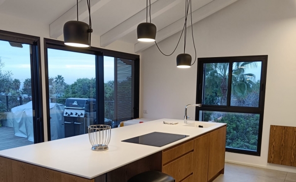 Neve Tsedek Penthouse 3 bedrooms Huge terrace 180sqm Lift Parking Gym club Apartment for rent in Tel Aviv