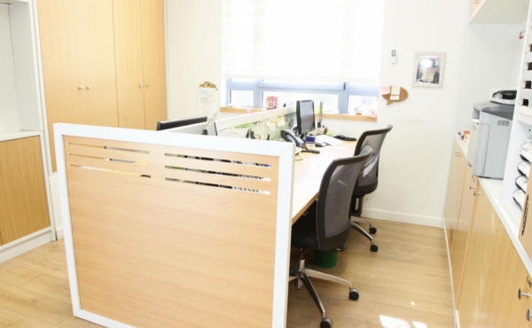 Offices 300 sqm (2 levels) Kitchen Parking Offices to rent in Jerusalem