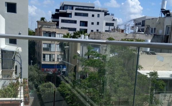 Florentin area Amazing Duplex Rooftop Terrace 90sqm 3 room 65 sqm Elevator Apartment fo sale in Tel Aviv Israel