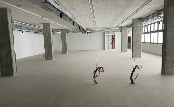 Luxurious Open Space Office 2600 sqm with 750 parking spaces