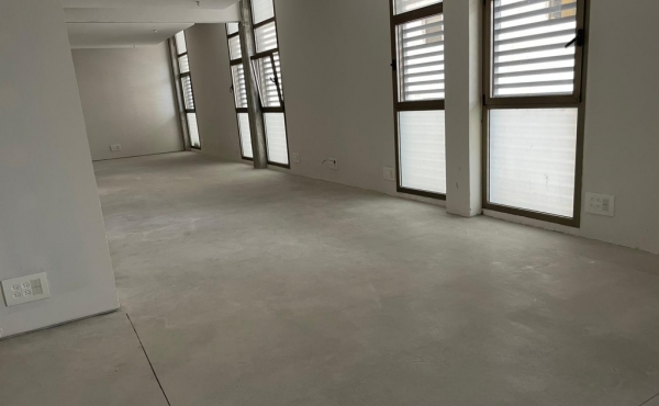 Luxurious Open Space Office 2600 sqm with 750 parking spaces