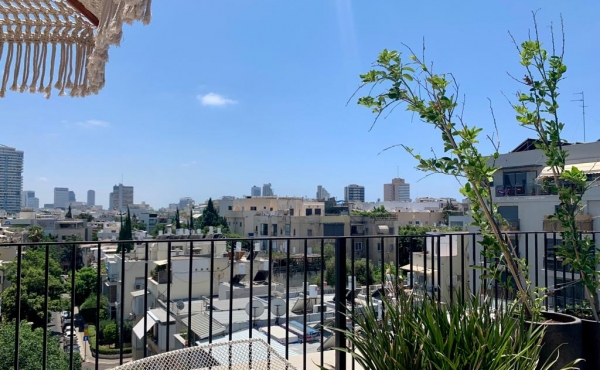 Dizengoff Penthouse 95m2 Balcony 50sqm Roof 60sqm Pool Parking Apartment for sale in Tel Aviv