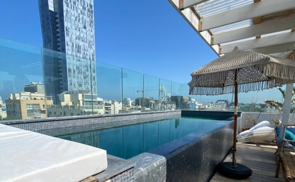 Dizengoff Penthouse 95m2 Balcony 50sqm Roof 60sqm Pool Parking Apartment for sale in Tel Aviv