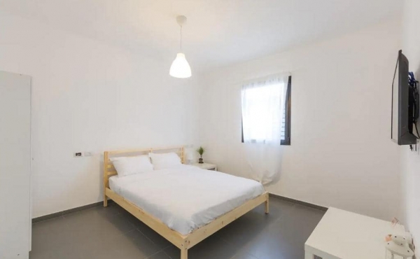 Bograshov area 3 rooms 83sqm Balconies Lift Mamad Apartment for rent in Tel Aviv