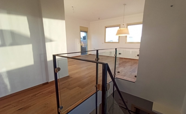 Kerem Hatemanim Penthouse Duplex 6 rooms 180sqm Terrace 80sqm Lift Parking Apartment for rent in Tel Aviv