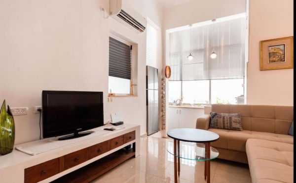Ben Yehuda area Loft 30m2 High ceilings Apartment for sale in Tel Aviv