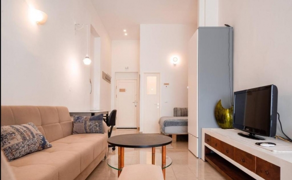 Ben Yehuda area Loft 30m2 High ceilings Apartment for sale in Tel Aviv