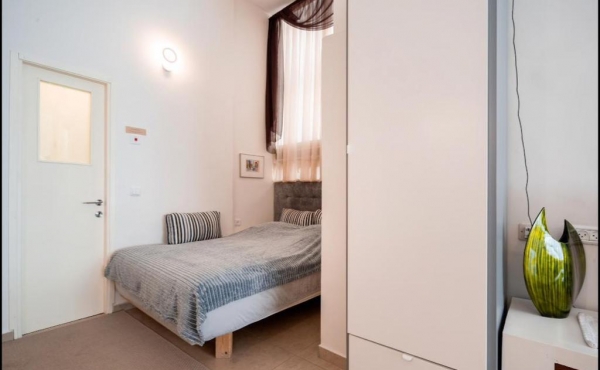 Ben Yehuda area Loft 30m2 High ceilings Apartment for sale in Tel Aviv