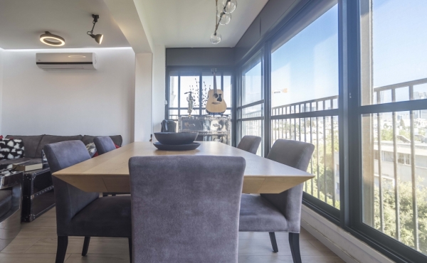 Arlozorov Bazel 3R 110m2 Lift Fully furnished and equipped for vacation rental 