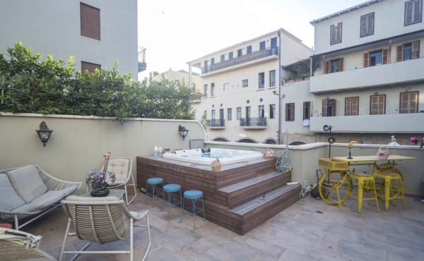 Jaffa Penthouse 2 bedrooms Terrace Jacuzzi Close to the beach for holidays rental