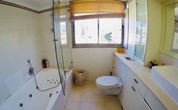 Rothschild area Penthouse 3 rooms Terrace Apartment for rent in Tel Aviv