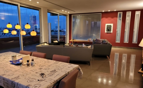 Penthouse on one level close to Habima Terrace Lift Parking Apartment for sale in Tel Aviv