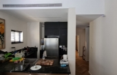 Kerem Hatemanim 2 rooms Renovated Close to the beach Apartment for sale in Tel Aviv