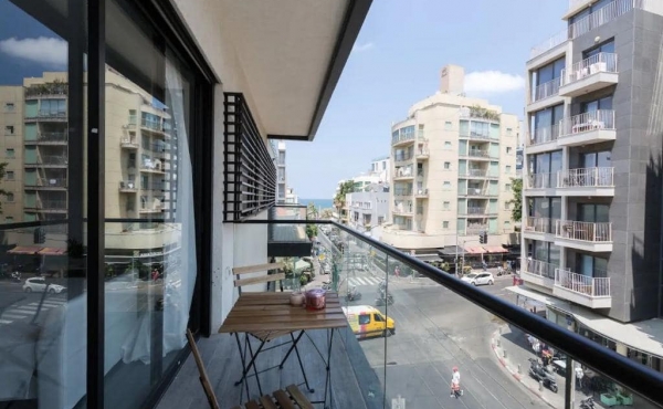 Ben Yehuda / Bograshov 3 rooms Mamad 83sqm Balcons 6sqm Lift Apartment for sale in Tel Aviv