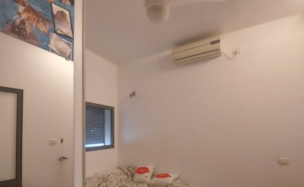 Ramat Gan Villa 240sqm Plot 460sqm 5 bedrooms Yard Parking Apartment for sale in Tel Aviv