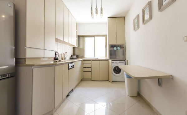 Dizengoff / Ben Gurion  8 rooms 170m2 For sale in Tel Aviv