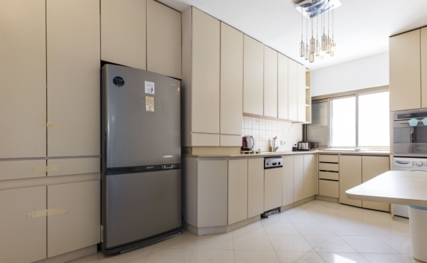 Dizengoff / Ben Gurion  8 rooms 170m2 For sale in Tel Aviv