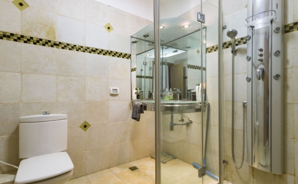 Dizengoff / Ben Gurion 4 rooms 120m2 Lift Corporate housing