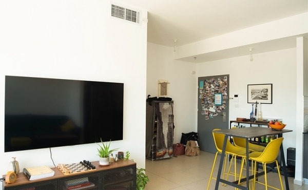 Florentine 3 rooms 70sqm Terrace 12sqm Lift Parking Pool Gym Apartment for sale in Tel Aviv 