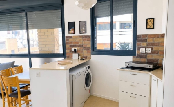 Sunny 2 room 48sqm Lift Apartment for Vacation rental in Tel Aviv
