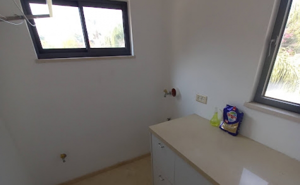 Hertzelia Pituah Villa for rent with garden close to the sea 