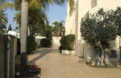 Hertzelia Pituah Villa for rent with garden close to the sea 
