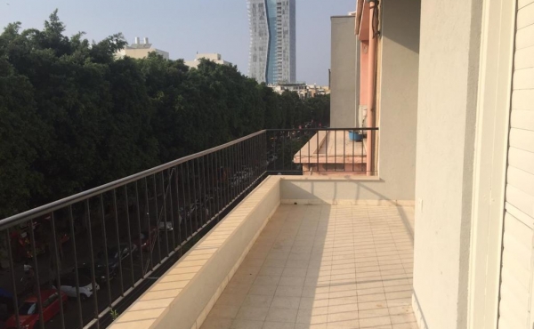 Dizengoff 3 rooms 90m2 Terrace Apartment for rent in Tel Aviv